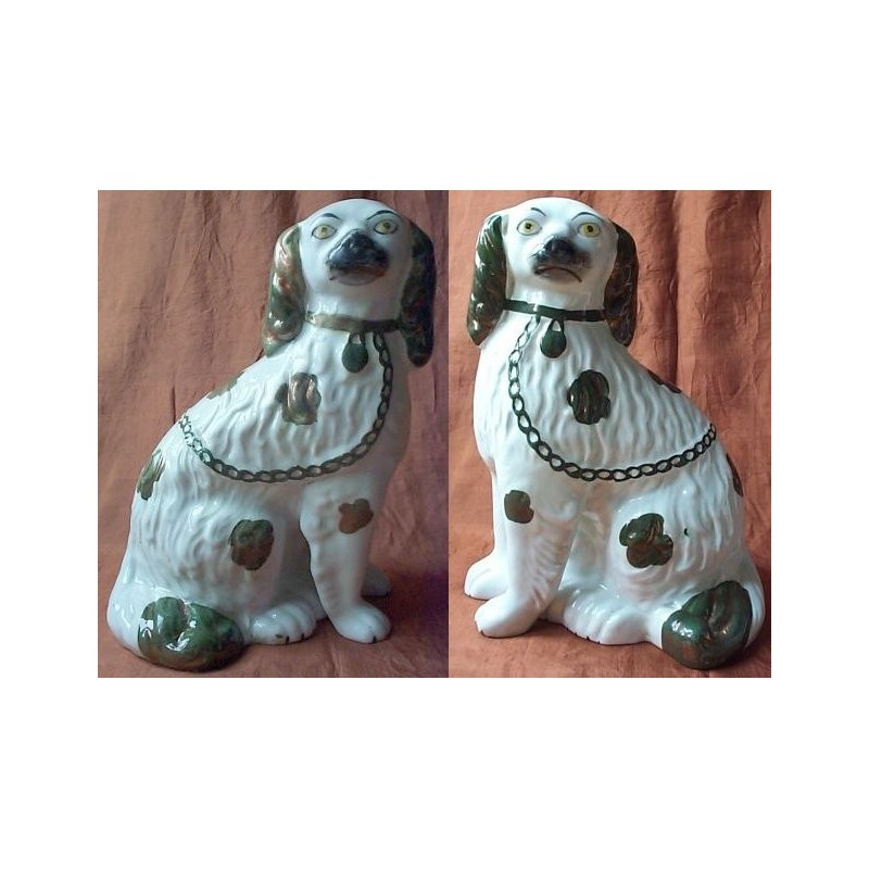 Pair Green Lustre Spaniels