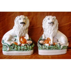 Pair lions