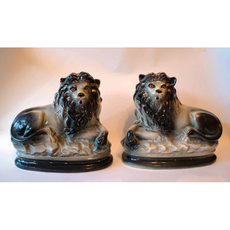 Pair Lions